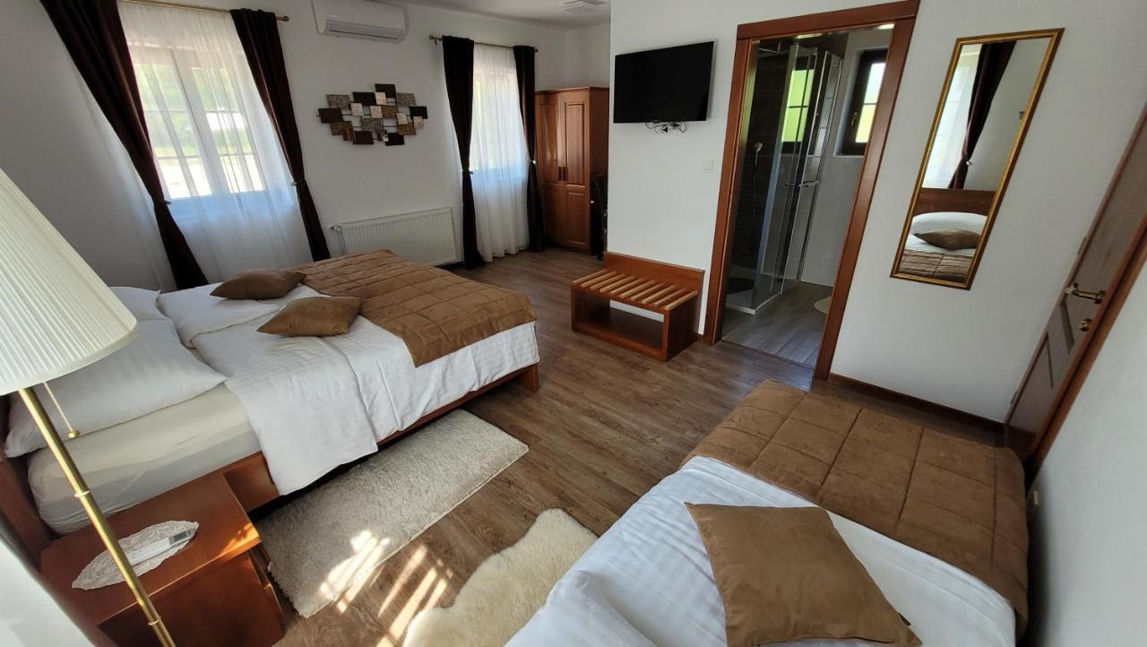 B&B Plitvice Lakes Villa Mija Plitvica selo Dış mekan fotoğraf