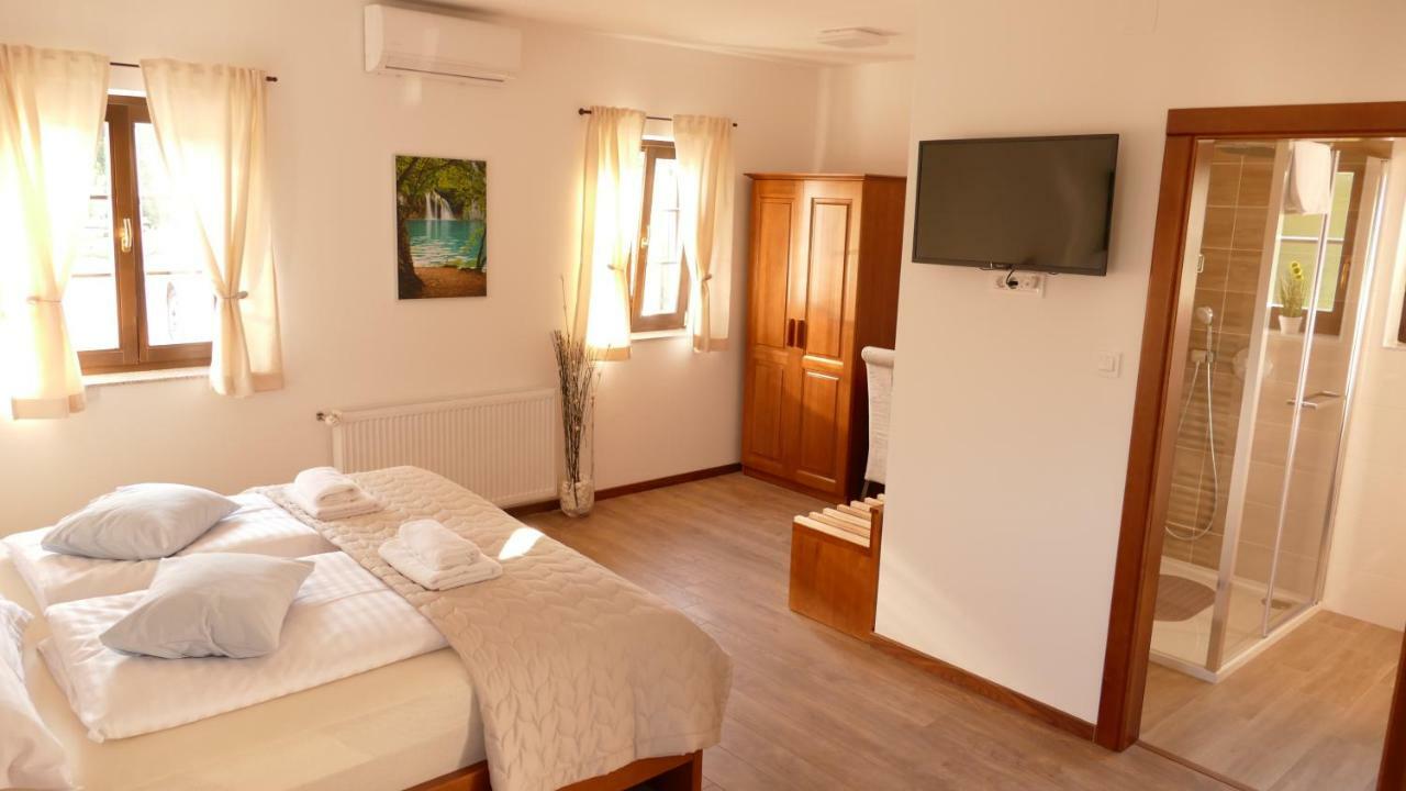 B&B Plitvice Lakes Villa Mija Plitvica selo Dış mekan fotoğraf
